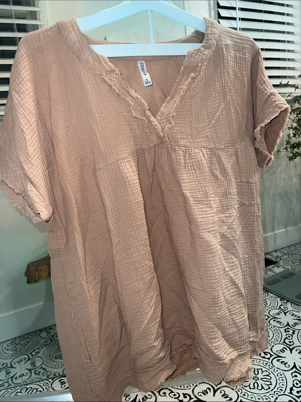 Zara Blush Crinkle V-Neck Short Sleeve Tunic